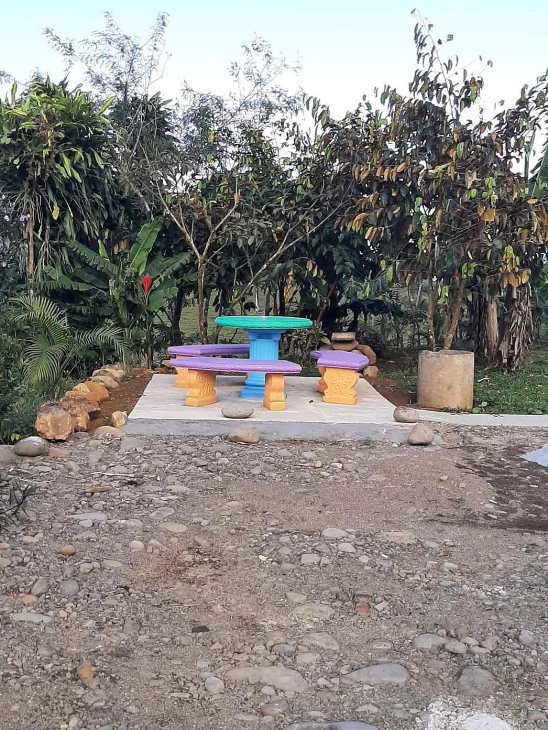 Cabinas El Pilon Rio Celeste ภายนอก รูปภาพ